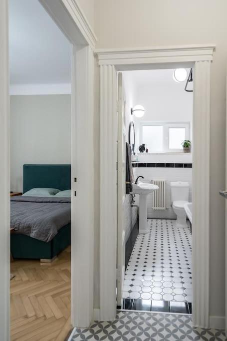 Exquisite Art Deco 2Br Apartment Prime Location Bukarest Eksteriør billede