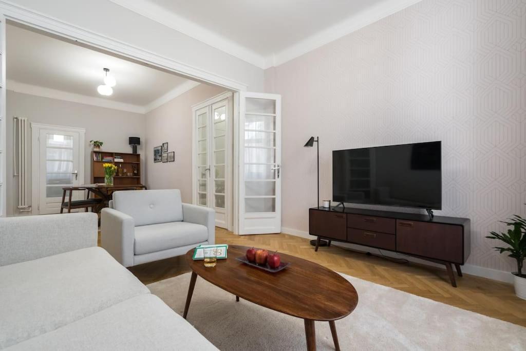 Exquisite Art Deco 2Br Apartment Prime Location Bukarest Eksteriør billede