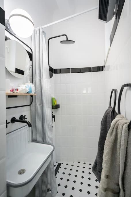 Exquisite Art Deco 2Br Apartment Prime Location Bukarest Eksteriør billede