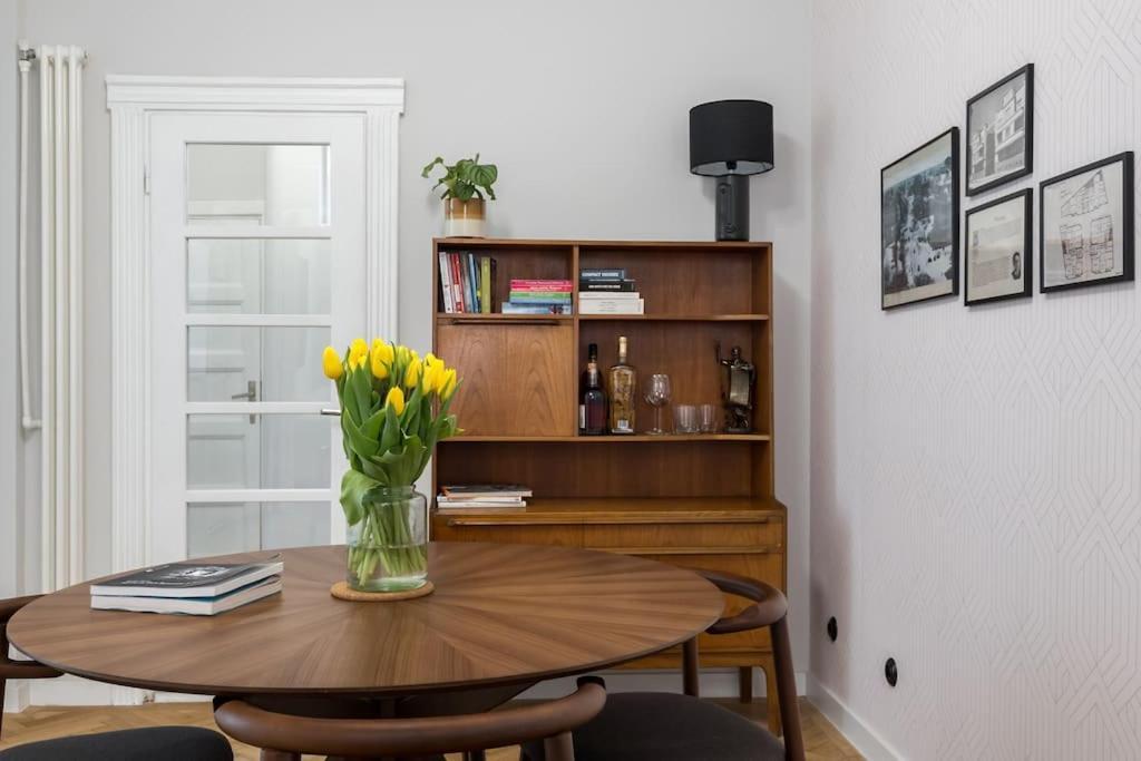 Exquisite Art Deco 2Br Apartment Prime Location Bukarest Eksteriør billede